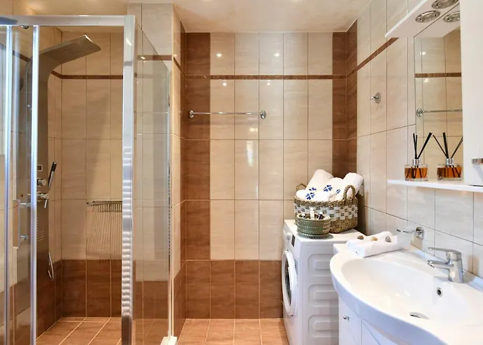 Trifylia Willa Páros