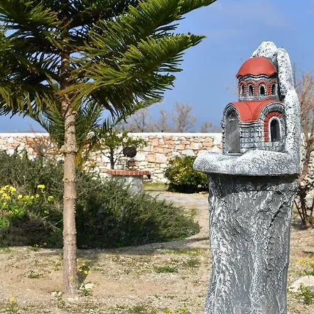Trifylia Πάρος
