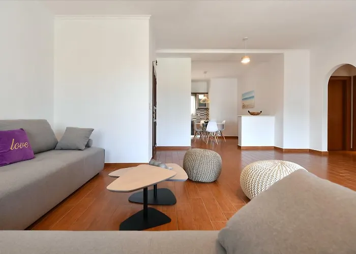 Trifylia Parikia (Paros)